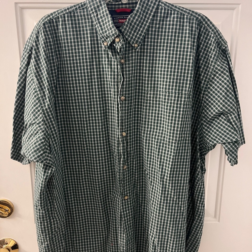 Wrangler wrinkle resistant Green Checkered Men's Shirt